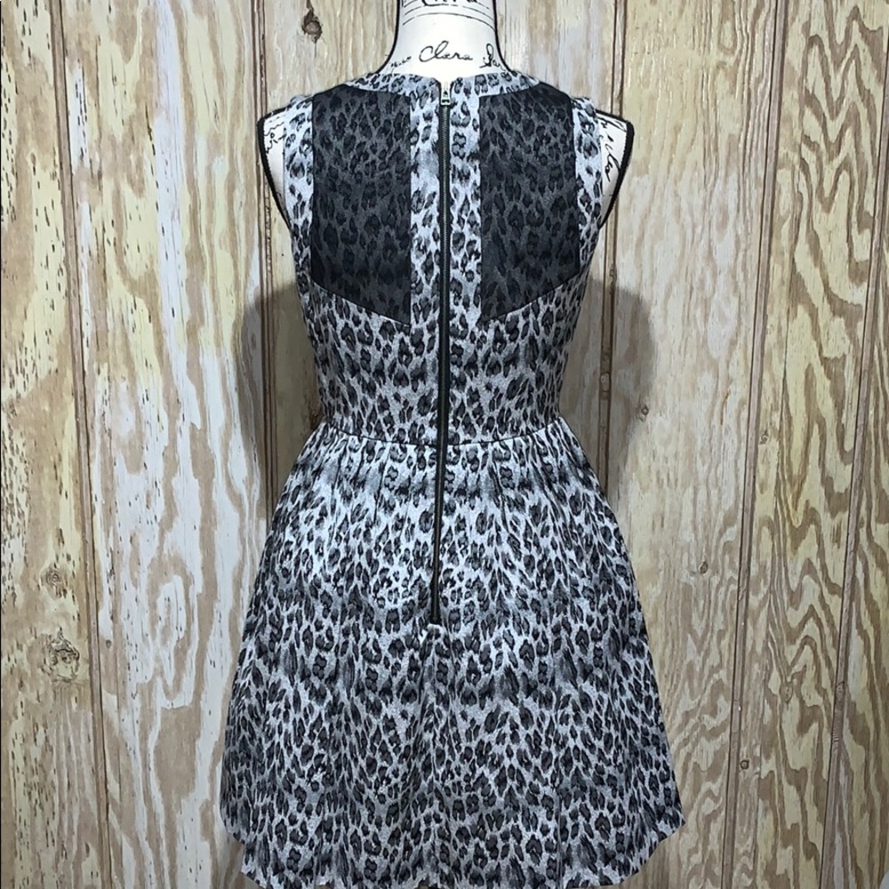 Taylor Dress - Picture 2 of 8
